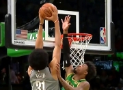 包含斯马特与奇才买断，与湖人签下2年1100万美元合同的词条