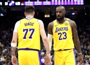 包含东契奇独砍30+5+11詹姆斯表现低迷湖人主场大败活塞的词条