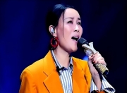 关于20年前，那个让那英甘愿“未婚生子”的前国脚高峰，如今过得怎样的信息