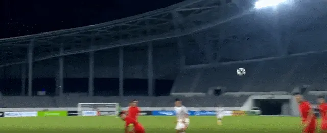 国足评分：颜骏凌张玉宁表现尚可后腰表现难如人意(颜骏凌fifa评分)
