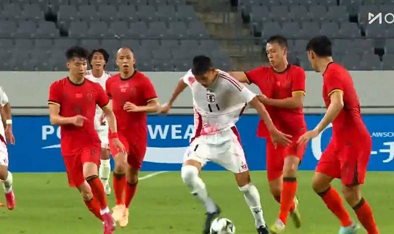 国足评分：颜骏凌张玉宁表现尚可后腰表现难如人意(颜骏凌fifa评分)