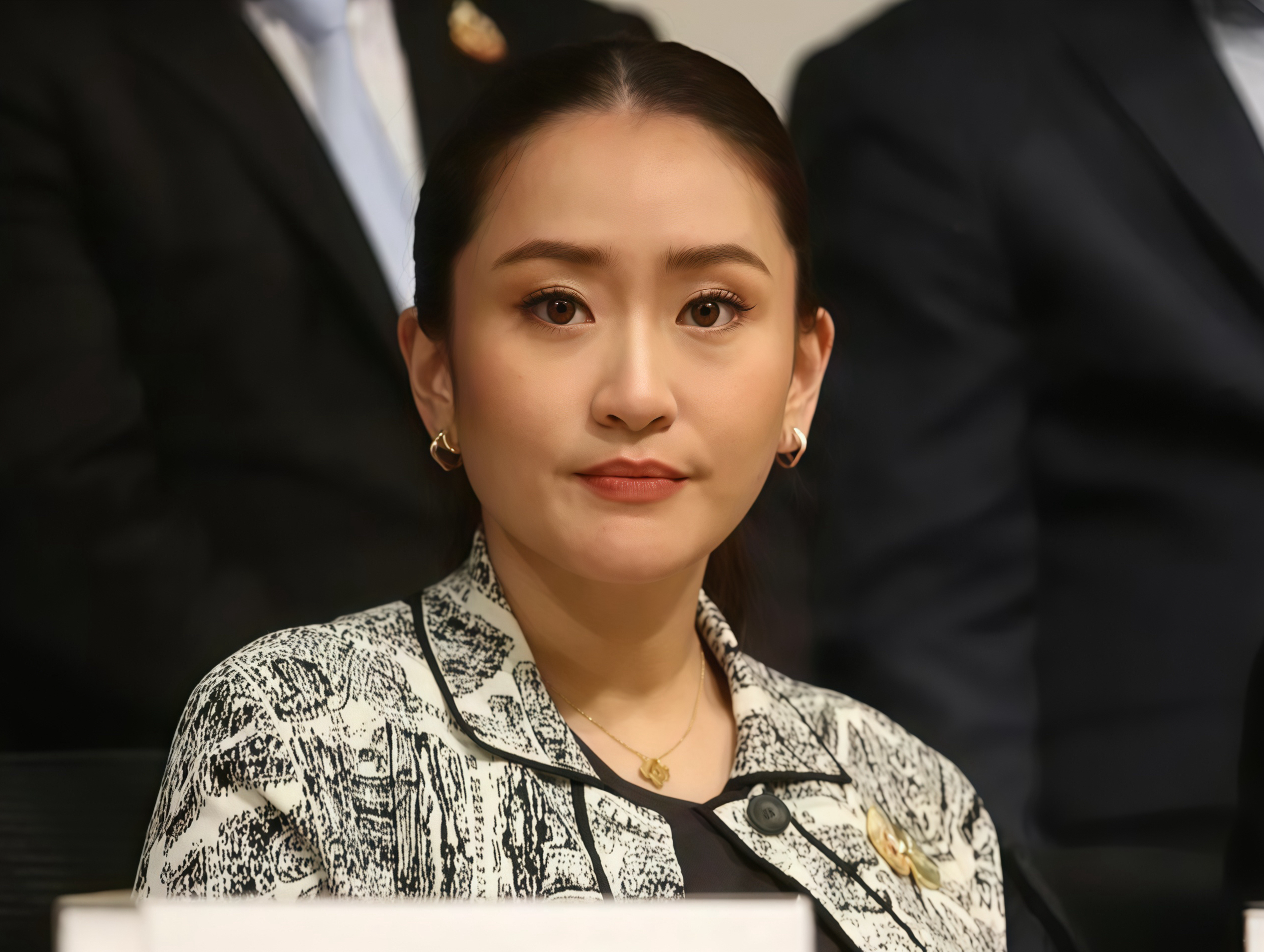 比肩中超？泰国美女足协老总签大单，收入猛增，(泰山队中超最新消息)