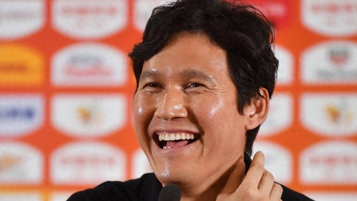 中国足坛迎来久违的大牌名帅，曾在国安执教，已现身本轮中超(中国足球本土名帅)