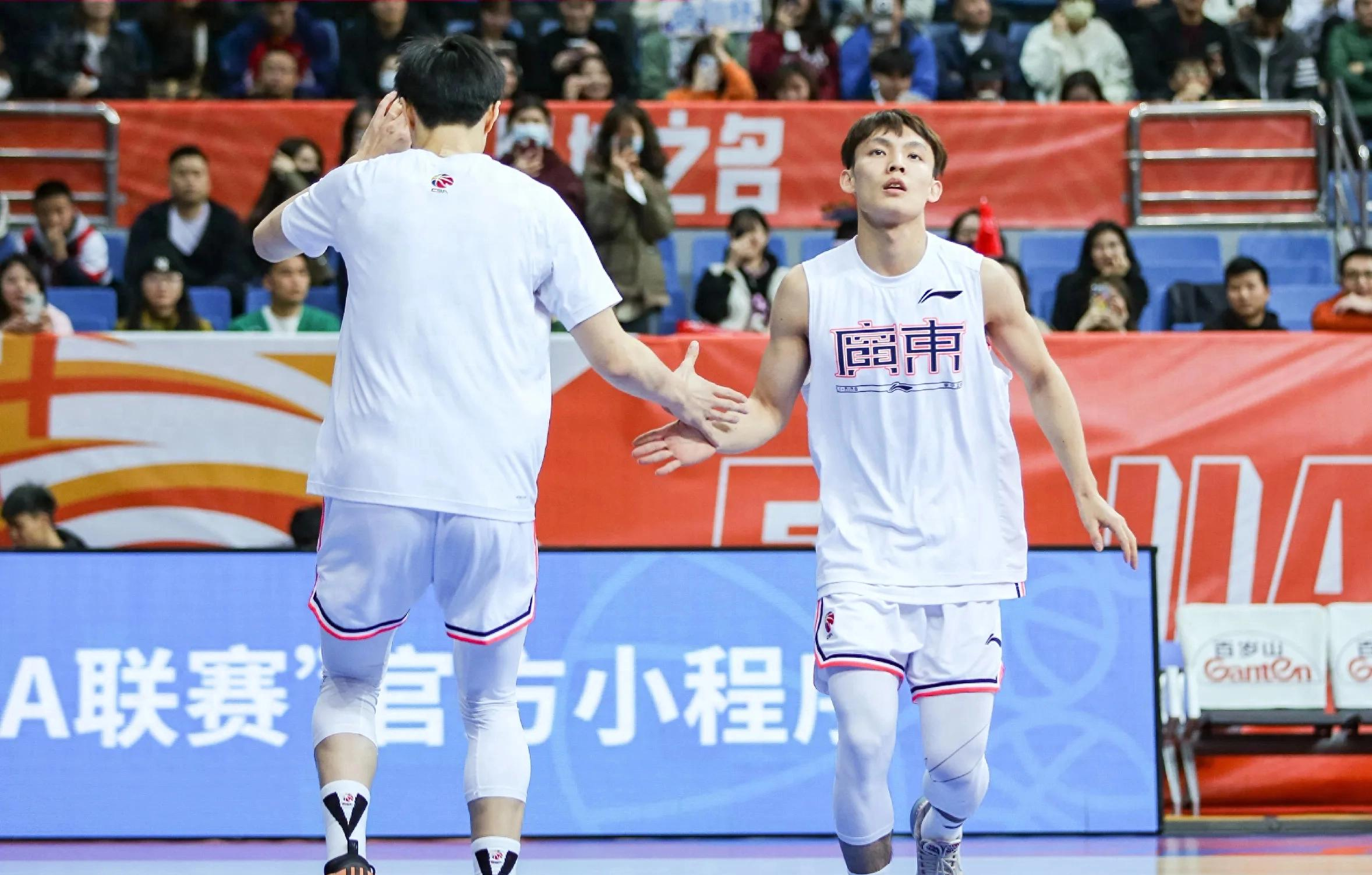 半岛体育-关于周琦31分曾凡博28+10首钢大胜福建广东胜广州的信息