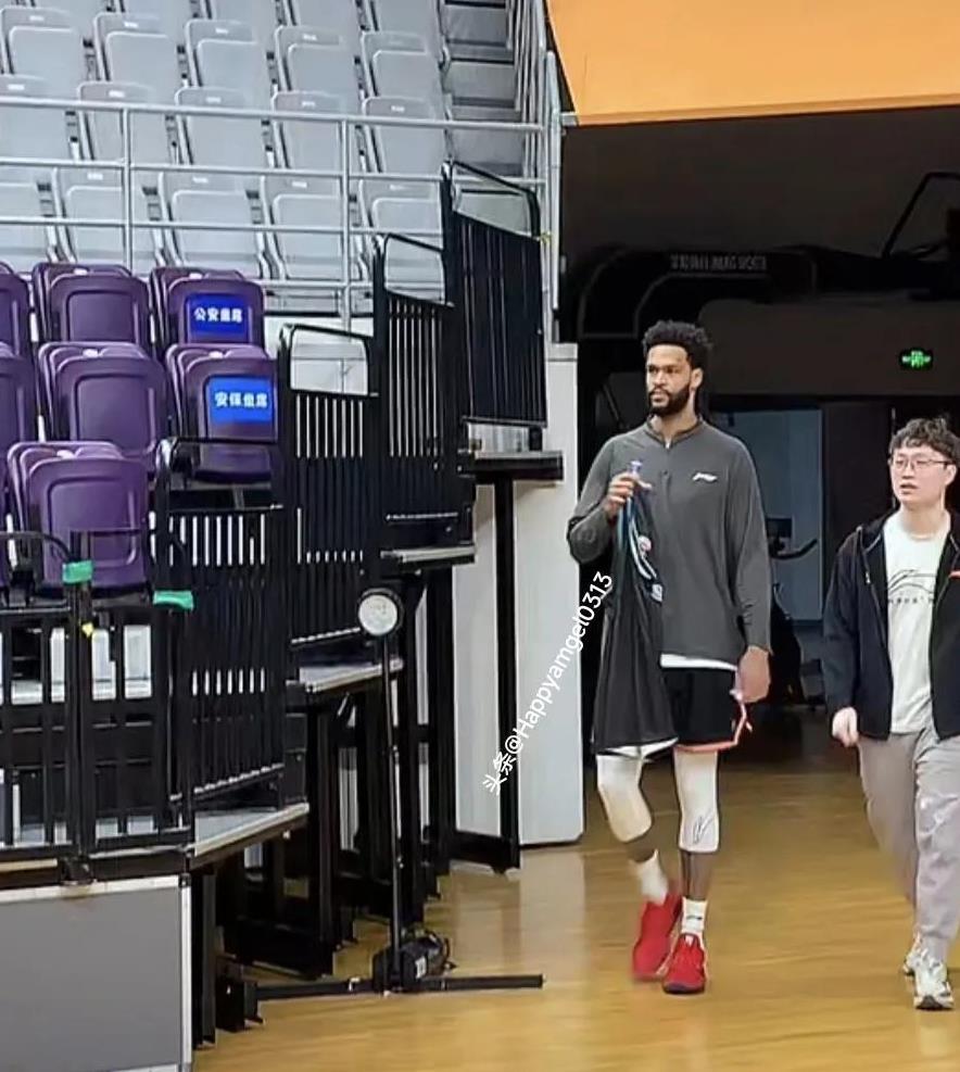 半岛体育-北京男篮近日安排人员观看NBA夏联，考察心仪外援(北京国安外援最新消息2025)