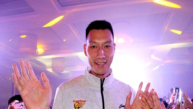 包含央视取消专访，暴露易建联退役后真实处境：姚明的话，果然说对了的词条