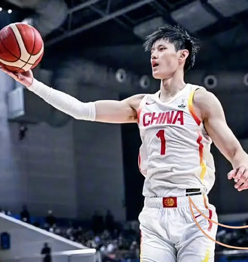 中国男篮NBA夏联集锦周琦17分9板，中国男篮胜黄蜂(中国男篮夏季联赛回放2019)