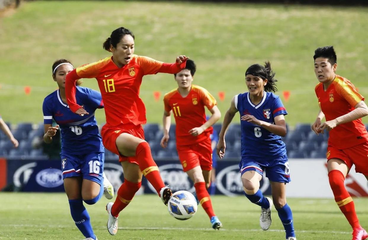 包含东亚杯-中国女足4-2中国台北2球领先被追平邵子钦双响的词条