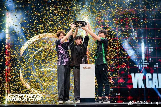 半岛体育-“加油”声响彻电竞世界杯，中国队伍复仇韩国强敌，挺进决赛的简单介绍