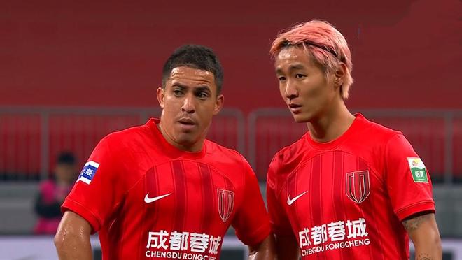 中超-阿代米破门韦世豪点射+红牌津门虎2-1双杀成都(韦世豪为什么致歉)